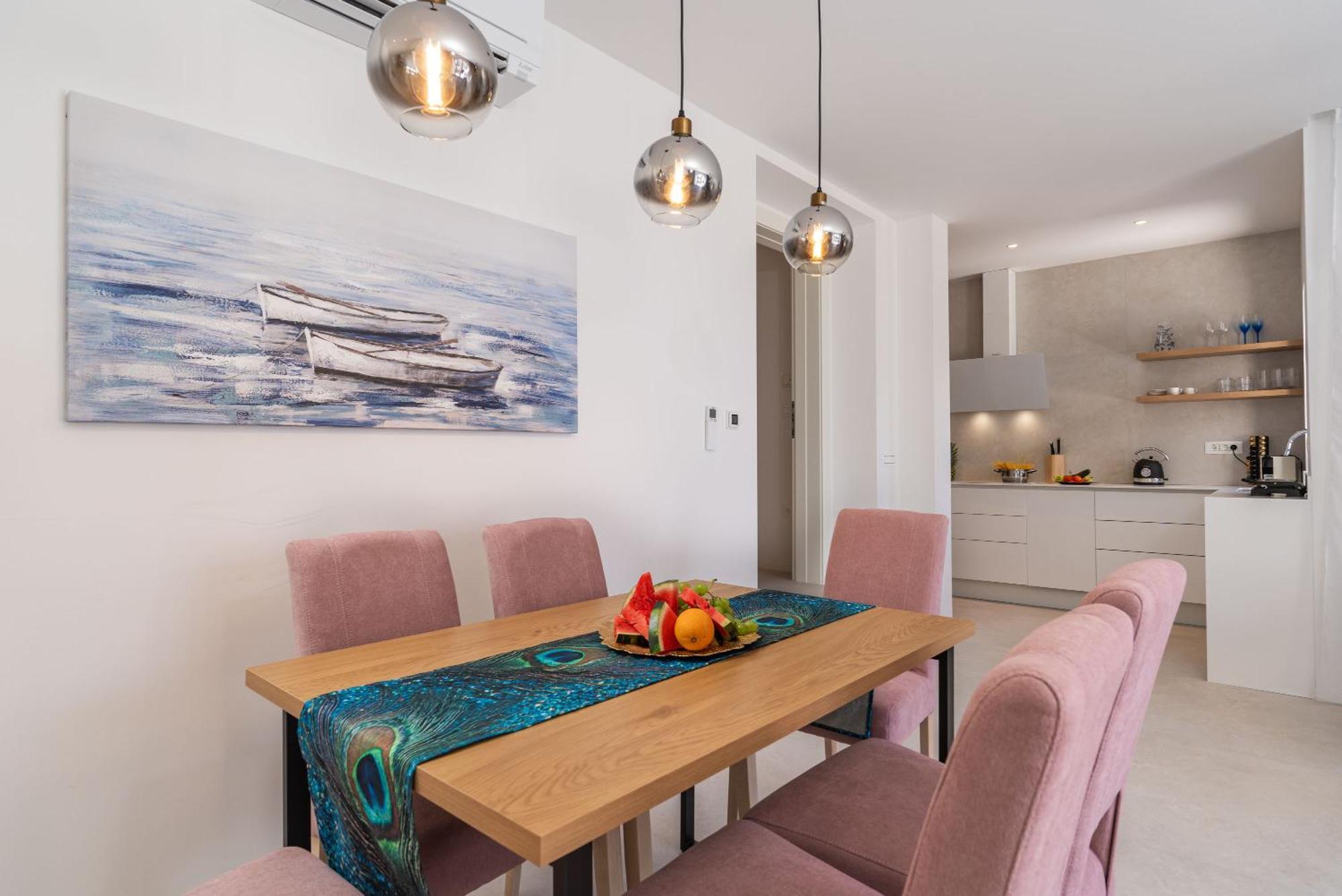 Spacious 2-bedroom Raat Cavtat