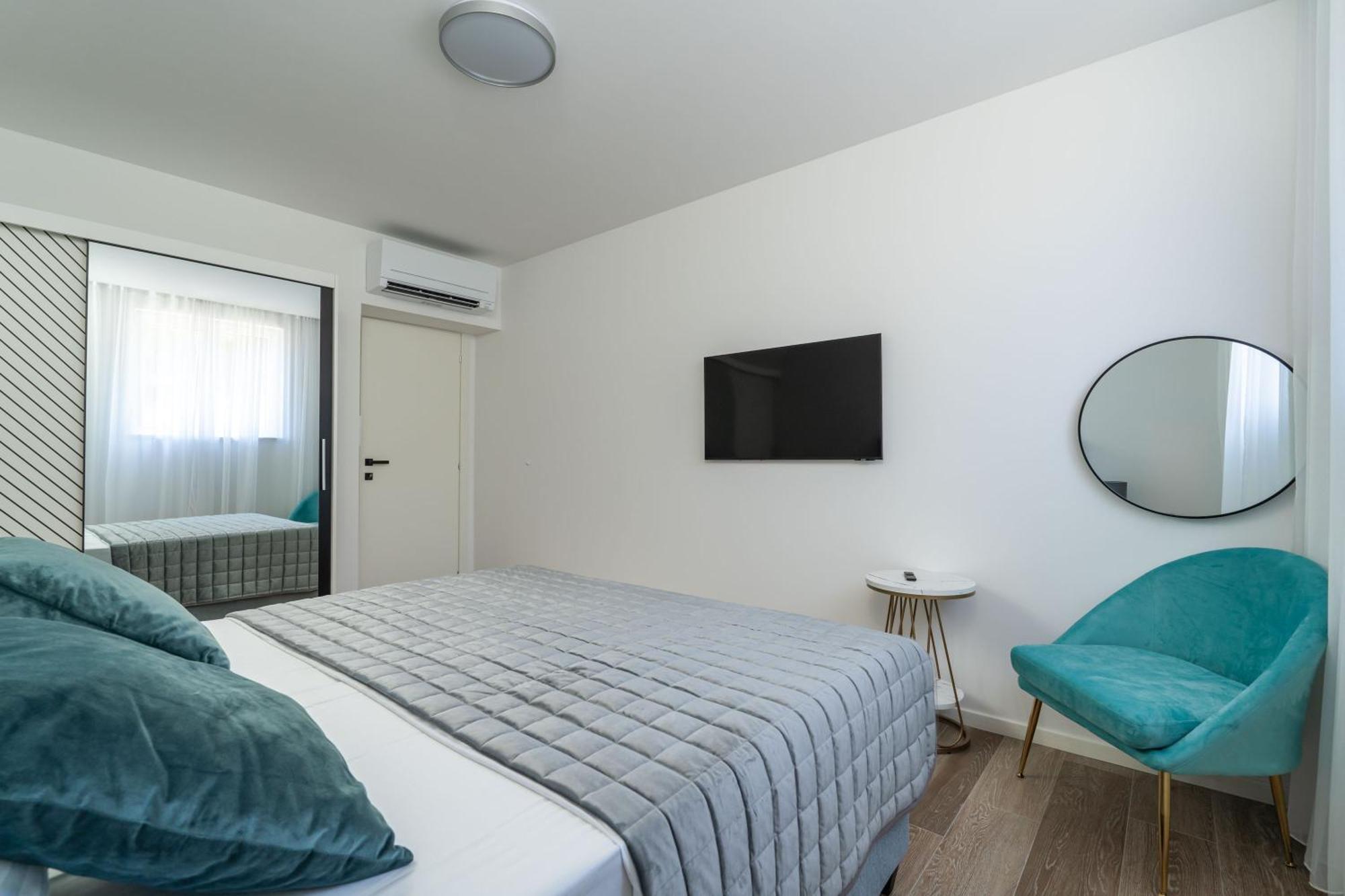 Spacious 2-bedroom Raat Apartment *